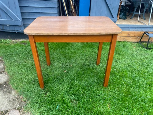 Medium sized vintage retro - sized,