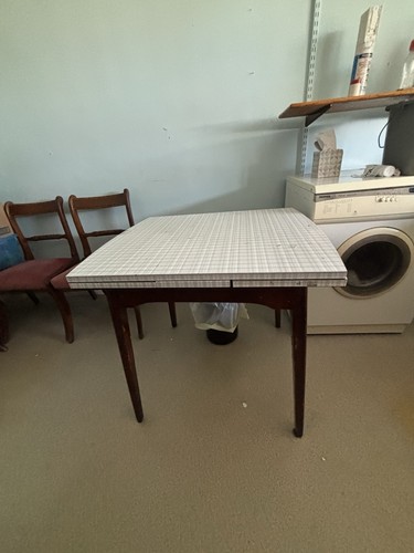Vintage extendable formica - extendable,