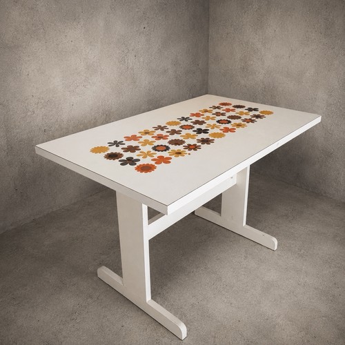 Mid century space age - mid,