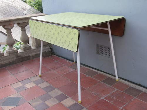 Retro 1950s 1960s - retro, yellow